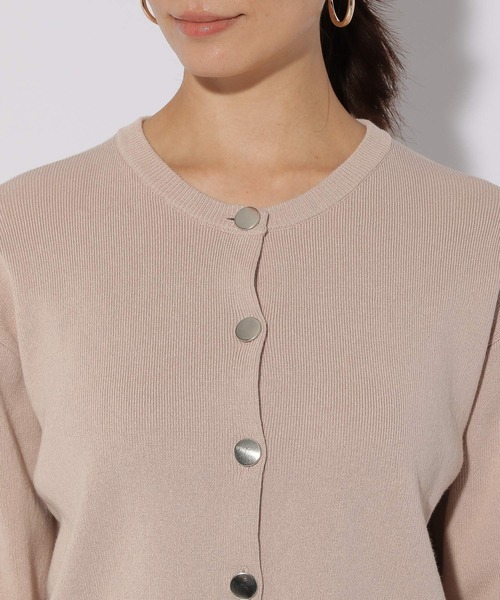 Elura（エルーラ）の「こなれクルーネックカーディガン/289177（カーディガン/ボレロ・レディース・ライトイエロー/ネイビー/ライトベージュ・FREE）」の20枚目の写真