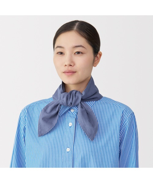 無印良品（ムジルシリョウヒン）の「ＵＶカット　ヘンプコットン　ポケット付きスカーフ（バンダナ/スカーフ・レディース・ライトイエロー/グレー系/ネイビー系/ブラック/ライトグレー/サンドベージュ/ブルー系・FREE）」の6枚目の写真