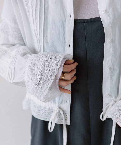 POU DOU DOU（プードゥドゥ）の「＜made in INDIA＞キャンディスリーブレースブラウス（シャツ/ブラウス・レディース・ブラック/オフホワイト・M）」の21枚目の写真