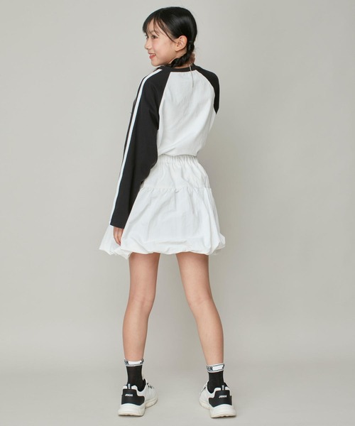 JENNI love（ジェニィラブ）の「【コットン100％】そでラインラグランロング丈ロンT（Tシャツ/カットソー・キッズ・チャコールグレー/ブラック/サックスブルー・130cm/140cm/150cm/160cm）」の7枚目の写真