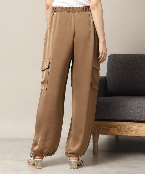 ITS'DEMO（イッツデモ）の「【ウエストゴム／手洗い可】サテンパンツ（その他パンツ・レディース・ナチュラル/キャメル・00）」の8枚目の写真