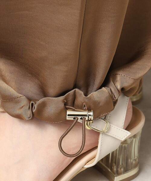 ITS'DEMO（イッツデモ）の「【ウエストゴム／手洗い可】サテンパンツ（その他パンツ・レディース・ナチュラル/キャメル・00）」の21枚目の写真