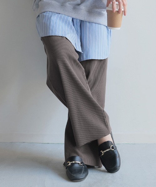 HUG.U（ハグユー）の「マタニティOK 楽ゴム セルフカットパンツ（その他パンツ・レディース・ブラック/イエロー/グリーン/ブルー/グレー/ライトブラウン/グレイッシュベージュ/ワイン・S/M/L）」の4枚目の写真