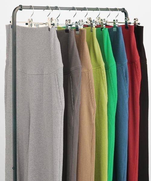 HUG.U（ハグユー）の「マタニティOK 楽ゴム セルフカットパンツ（その他パンツ・レディース・ブラック/イエロー/グリーン/ブルー/グレー/ライトブラウン/グレイッシュベージュ/ワイン・S/M/L）」の17枚目の写真