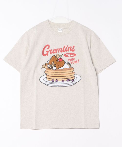 JEANS MATE(ジーンズメイト)の「【Gremlins/グレムリン】オリジナルデザインTシャツ ギズモ ドロップショルダー ビッグシルエット ユニセックス(Tシャツ/カットソー・メンズ・ベージュ系その他/パープル系その他/ブルー系その他2/ブラック系その他/ホワイト系その他2/ホワイト系その他3/ブラック系その他3/ベージュ系その他3・MEDIUM/X-LARGE/LARGE/SMALL)」の6枚目の写真