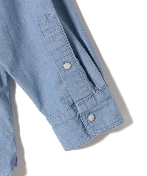 SHIPS（シップス）の「【SHIPS別注】JAPAN BLUE JEANS:デニム シャツ（シャツ/ブラウス・レディース・ライトブルー・38/36）」の5枚目の写真