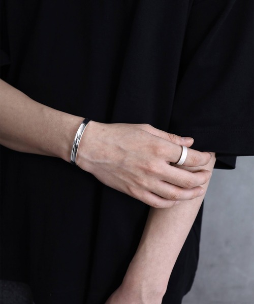 セール】ARROWM ニュアンスカーブバングル（バングル/リストバンド