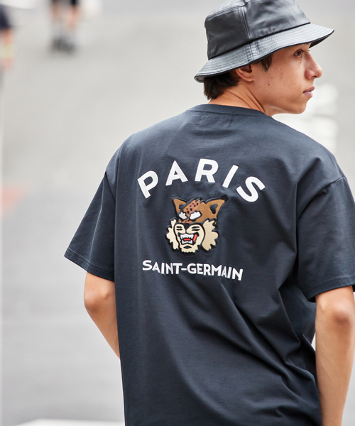 PARIS SAINT-GERMAIN（パリサンジェルマン）の「【Paris Saint-Germain】カレッジロゴ刺しゅう Tシャツ（Tシャツ/カットソー・メンズ・ブラック/ホワイト/ライトグレー・LARGE/MEDIUM/SMALL/X-LARGE）」の3枚目の写真