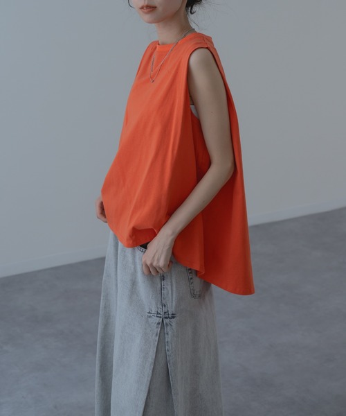 refinedworks(リファインドワークス)の「【TROISSIX by refinedworks】すっきり みえる ノースリーブ トップス(Tシャツ/カットソー・レディース・ブラック/チャコールグレー/ホワイト/オレンジ/オフホワイト・FREE)」の16枚目の写真