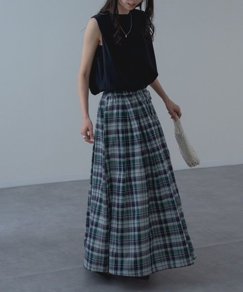 refinedworks(リファインドワークス)の「【TROISSIX by refinedworks】すっきり みえる ノースリーブ トップス(Tシャツ/カットソー・レディース・ブラック/チャコールグレー/ホワイト/オレンジ/オフホワイト・FREE)」の21枚目の写真