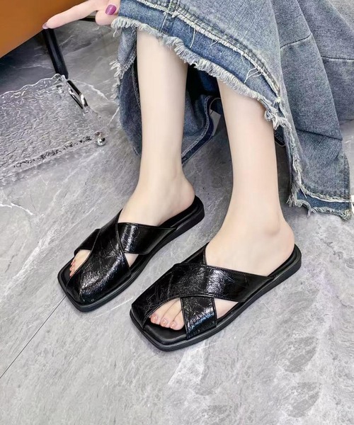 shoes365(シューズスリーシックスファイヴ)の「クロスデザインサンダル (SS)(サンダル・レディース・シルバー/オフホワイト/ブラック・24.5/25.0cm/22.5cm/23.0cm/23.5cm/24.0cm)」の1枚目の写真