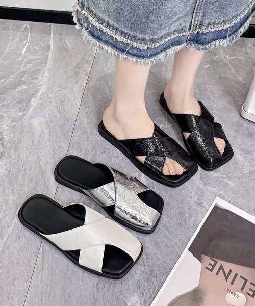 shoes365(シューズスリーシックスファイヴ)の「クロスデザインサンダル (SS)(サンダル・レディース・シルバー/オフホワイト/ブラック・24.5/25.0cm/22.5cm/23.0cm/23.5cm/24.0cm)」の6枚目の写真