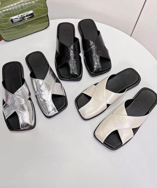 shoes365(シューズスリーシックスファイヴ)の「クロスデザインサンダル (SS)(サンダル・レディース・シルバー/オフホワイト/ブラック・24.5/25.0cm/22.5cm/23.0cm/23.5cm/24.0cm)」の8枚目の写真