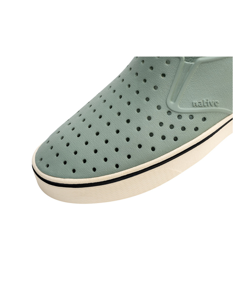 Native（ネイティブ）の「【native Shoes/ネイティブシューズ】Miles Wanderfoam?/シューズ/サスティナブル【WEB限定】（スリッポン・メンズ・ホワイト/ブラック/グリーン・26/27/28/28.5）」の6枚目の写真