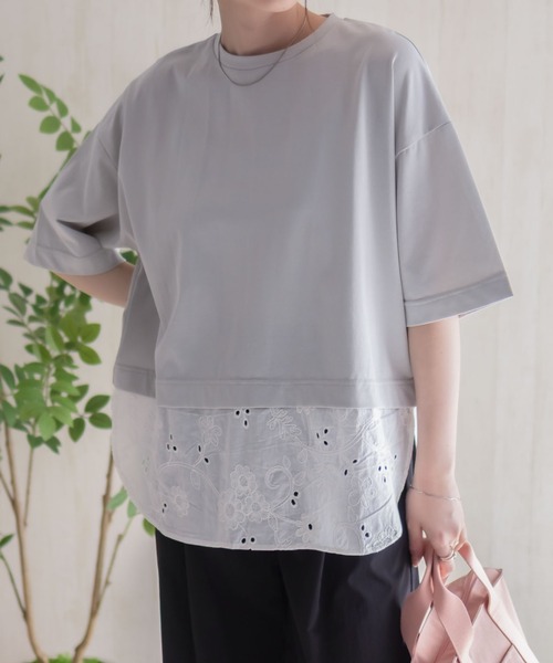 HusHusH(ハッシュアッシュ)の「HusHusH 布帛レース切替Tシャツ(Tシャツ/カットソー・レディース・グレイッシュベージュ/ブラック/ホワイト・M/L)」の3枚目の写真