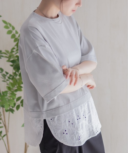 HusHusH(ハッシュアッシュ)の「HusHusH 布帛レース切替Tシャツ(Tシャツ/カットソー・レディース・グレイッシュベージュ/ブラック/ホワイト・M/L)」の11枚目の写真