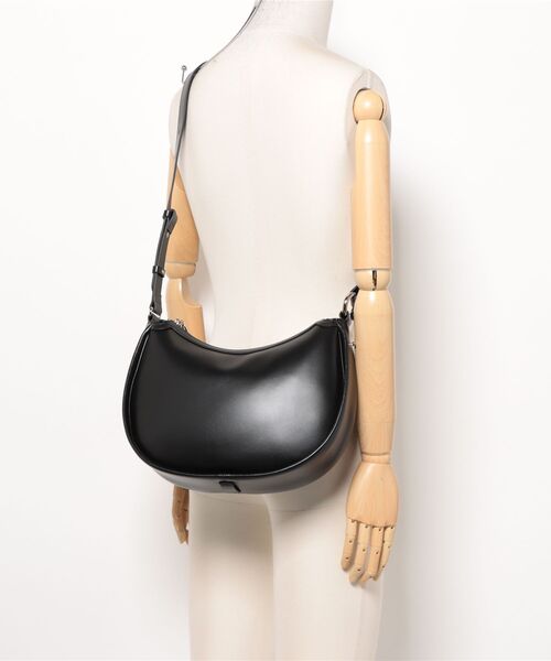 NiiNa（ニーナ）の「【 NiiNa / ニーナ 】高品質牛革  ワンハンドル ハーフムーン レザーバッグ（ショルダーバッグ・レディース・ベージュ/ブラウン/ブラック/グレイッシュベージュ/レッド・FREE）」の9枚目の写真