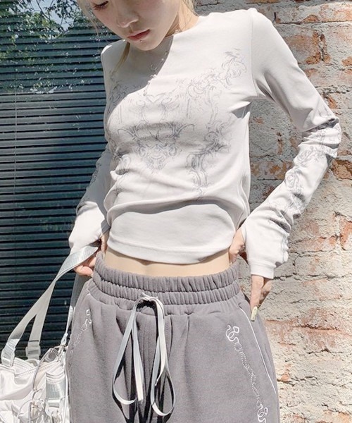 B.I.D.（ビーアイディー）の「《Y2Kデザインプリント長袖カットソー Y2K（MA/EK110）（Tシャツ/カットソー・レディース・ライトグレー・FREE/SMALL/MEDIUM）」の11枚目の写真