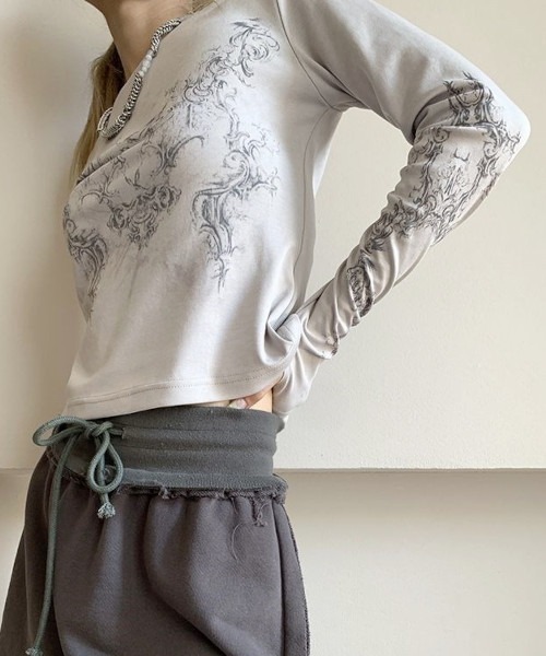 B.I.D.（ビーアイディー）の「《Y2Kデザインプリント長袖カットソー Y2K（MA/EK110）（Tシャツ/カットソー・レディース・ライトグレー・FREE/SMALL/MEDIUM）」の15枚目の写真