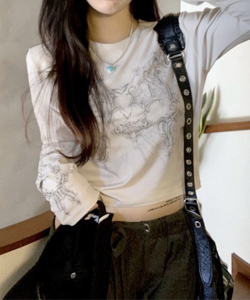B.I.D.（ビーアイディー）の「《Y2Kデザインプリント長袖カットソー Y2K（MA/EK110）（Tシャツ/カットソー・レディース・ライトグレー・FREE/SMALL/MEDIUM）」の16枚目の写真