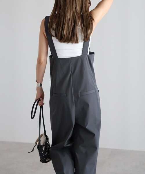 Bonjour Sagan（ボンジュールサガン）の「【撥水・接触冷感・UVカット】ハイウエストサロペット（サロペット/オーバーオール・レディース・ブラック/ブラウン系その他/チャコールグレー・FREE）」の4枚目の写真