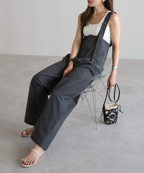 Bonjour Sagan（ボンジュールサガン）の「【撥水・接触冷感・UVカット】ハイウエストサロペット（サロペット/オーバーオール・レディース・ブラック/ブラウン系その他/チャコールグレー・FREE）」の7枚目の写真