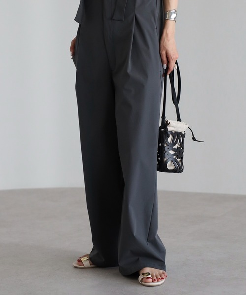 Bonjour Sagan（ボンジュールサガン）の「【撥水・接触冷感・UVカット】ハイウエストサロペット（サロペット/オーバーオール・レディース・ブラック/ブラウン系その他/チャコールグレー・FREE）」の11枚目の写真