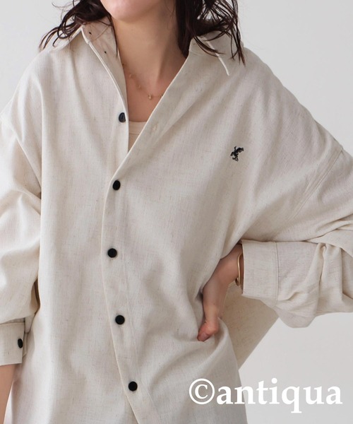 antiqua(アンティカ)の「鳳凰刺繍変形シャツ(シャツ/ブラウス・レディース・ブラック系その他/ホワイト・ONESIZE)」の4枚目の写真