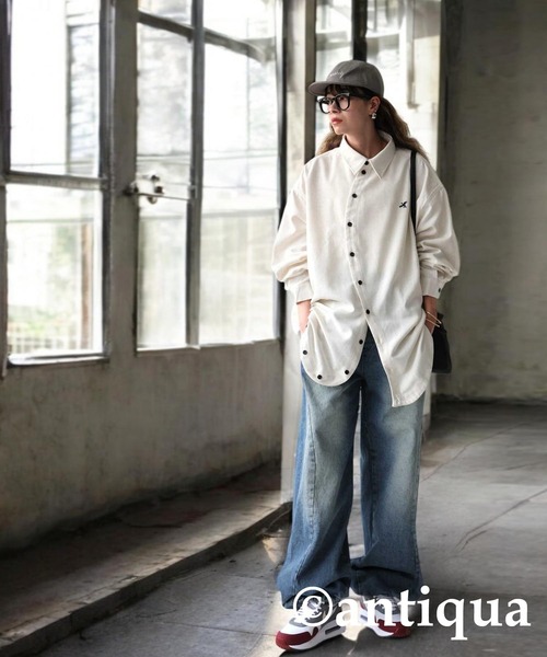 antiqua(アンティカ)の「鳳凰刺繍変形シャツ(シャツ/ブラウス・レディース・ブラック系その他/ホワイト・ONESIZE)」の5枚目の写真