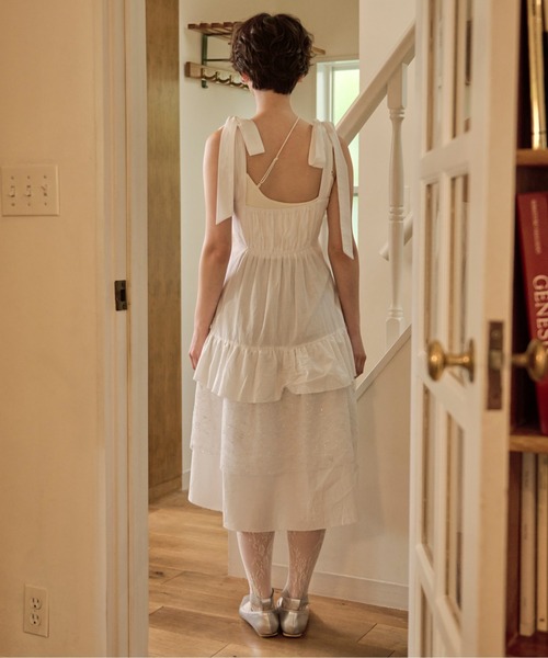 loin nuit（ロワンニュイ）の「ribbon tiered cami onepiece / リボンティアードキャミワンピース（ワンピース・レディース・ホワイト/チャコールグレー/グレー・FREE）」の11枚目の写真