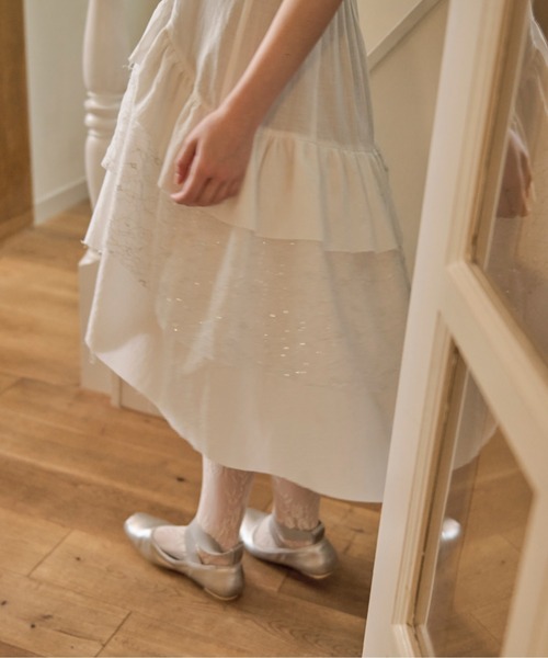 loin nuit（ロワンニュイ）の「ribbon tiered cami onepiece / リボンティアードキャミワンピース（ワンピース・レディース・ホワイト/チャコールグレー/グレー・FREE）」の13枚目の写真