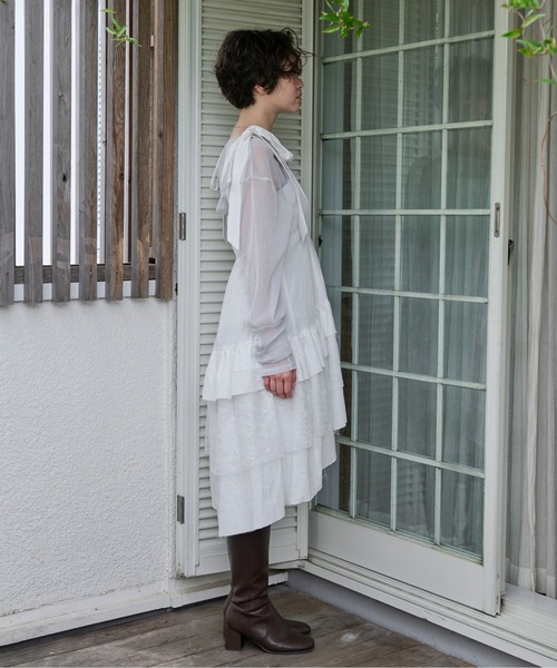 loin nuit（ロワンニュイ）の「ribbon tiered cami onepiece / リボンティアードキャミワンピース（ワンピース・レディース・ホワイト/チャコールグレー/グレー・FREE）」の8枚目の写真