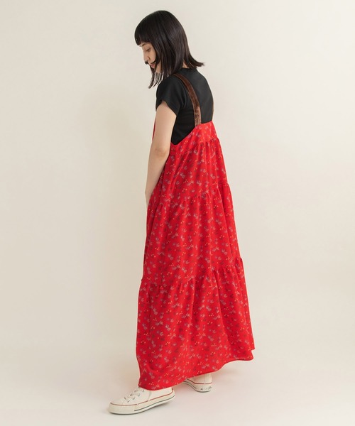 Dot&Stripes CHILD WOMAN(ドットアンドストライプス チャイルドウーマン)の「☆クロスフラワープリント ティアードキャミワンピース(ワンピース・レディース・ブラック/レッド・FREE)」の5枚目の写真