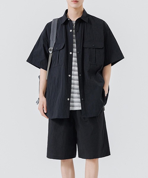TOBEE（トゥビー）の「【TOBEE】ビッグシルエット 半袖シャツ＆ショートパンツ 2点セットアップ 軽量（セットアップ・メンズ・ブラック/カーキ/ライトグレー/ブラウン・MEDIUM/LARGE/X-LARGE）」の2枚目の写真