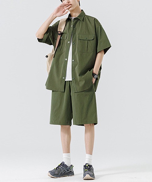 TOBEE（トゥビー）の「【TOBEE】ビッグシルエット 半袖シャツ＆ショートパンツ 2点セットアップ 軽量（セットアップ・メンズ・ブラック/カーキ/ライトグレー/ブラウン・MEDIUM/LARGE/X-LARGE）」の5枚目の写真