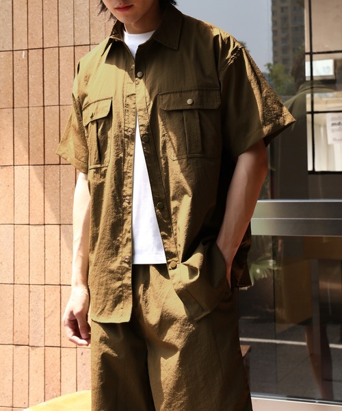 TOBEE（トゥビー）の「【TOBEE】ビッグシルエット 半袖シャツ＆ショートパンツ 2点セットアップ 軽量（セットアップ・メンズ・ブラック/カーキ/ライトグレー/ブラウン・MEDIUM/LARGE/X-LARGE）」の20枚目の写真