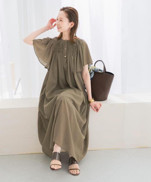 URBAN RESEARCH ROSSO WOMEN（アーバンリサーチ　ロッソ）の「フレアスリーブウエストベルトワンピース（ワンピース・レディース・チャコールグレー/カーキ/ブルー系その他・FREE）」の16枚目の写真