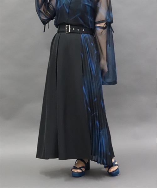 axes femme POETIQUE(アクシーズファムポエティック)の「プリーツ切り替えスカート(スカート・レディース・ワイン/ブラック/ブルー・MEDIUM)」の2枚目の写真