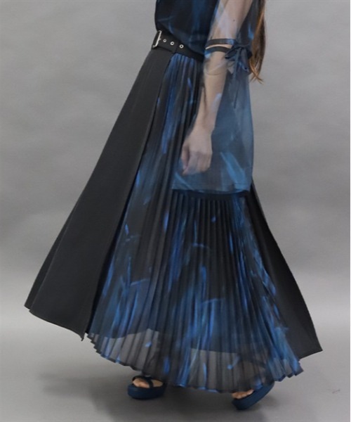axes femme POETIQUE(アクシーズファムポエティック)の「プリーツ切り替えスカート(スカート・レディース・ワイン/ブラック/ブルー・MEDIUM)」の6枚目の写真