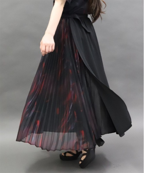 axes femme POETIQUE(アクシーズファムポエティック)の「プリーツ切り替えスカート(スカート・レディース・ワイン/ブラック/ブルー・MEDIUM)」の7枚目の写真