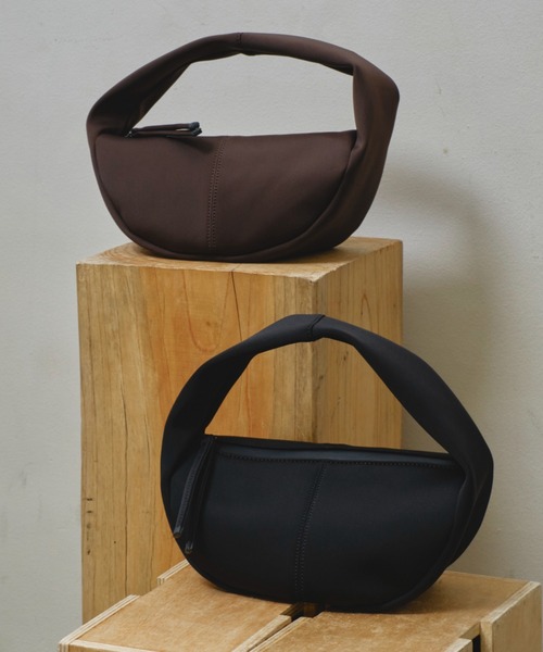 TODAYFUL（トゥデイフル）の「[TODAYFUL/トゥデイフル] ボンディング ラップ バッグ（トートバッグ・レディース・ダークブラウン/ブラック・F）」の9枚目の写真