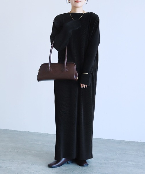 reca(レカ)の「セルフカット長袖マキシプリーツワンピース(ワンピース・レディース・ブラック/グレイッシュベージュ・FREE)」の17枚目の写真