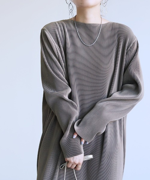 reca(レカ)の「セルフカット長袖マキシプリーツワンピース(ワンピース・レディース・ブラック/グレイッシュベージュ・FREE)」の13枚目の写真