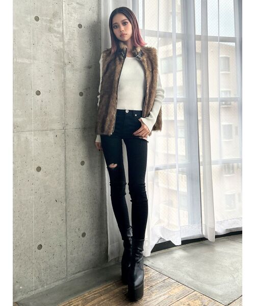 GYDA（ジェイダ）の「ミドルウエストSIDE RIPPEDカラースキニーパンツ（その他パンツ・レディース・ブラック・X-SMALL/SMALL/MEDIUM）」の21枚目の写真