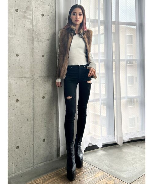 GYDA（ジェイダ）の「ミドルウエストSIDE RIPPEDカラースキニーパンツ（その他パンツ・レディース・ブラック・X-SMALL/SMALL/MEDIUM）」の22枚目の写真