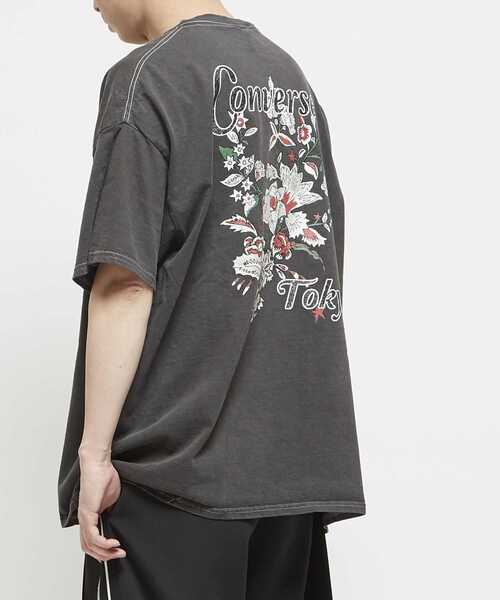 CONVERSE TOKYO（コンバーストウキョウ）の「PIGMENT DYE FLOWER LOGO TEE（Tシャツ/カットソー・レディース・ブルー/ブラック/ホワイト・SMALL/MEDIUM）」の9枚目の写真