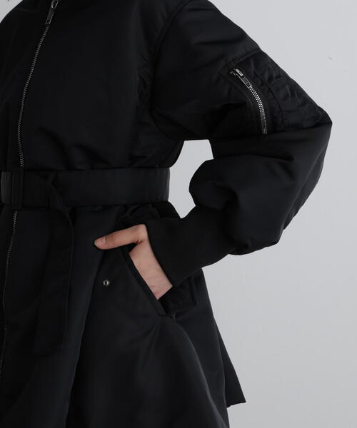 ◇ナイロンウエストベルトパフィージャケット（ブルゾン）｜LE PHIL