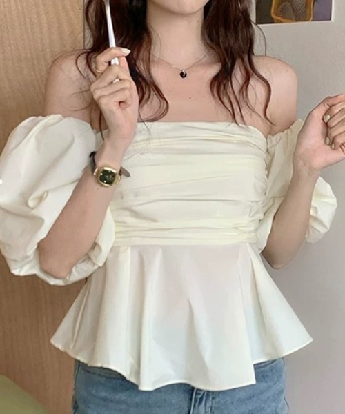 ampm(エーエムピーエム)の「シャーリングボリュームスリーブペプラムオフショルダーシャツ(シャツ/ブラウス・レディース・ブラック/ホワイト/ピンク・FREE)」の11枚目の写真