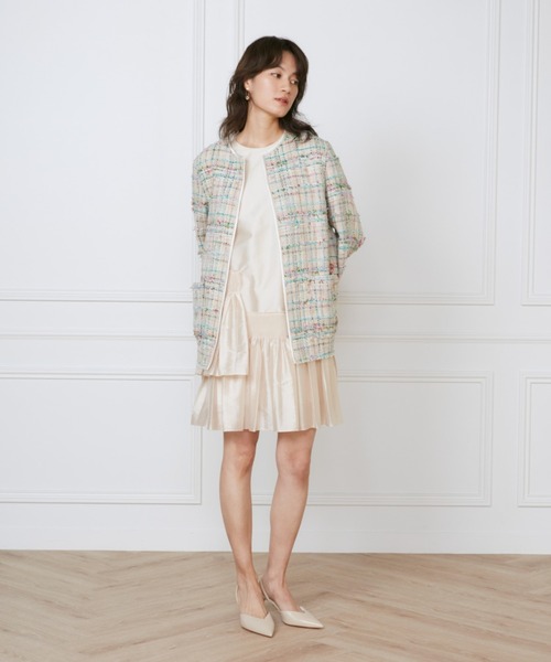 INED(イネド)の「シャーリングプリーツワンピース《la veille by SUPERIOR CLOSET》(ワンピース・レディース・アイボリー/ブラック・7号/9号/11号)」の6枚目の写真
