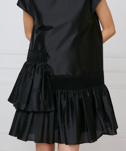 INED(イネド)の「シャーリングプリーツワンピース《la veille by SUPERIOR CLOSET》(ワンピース・レディース・アイボリー/ブラック・7号/9号/11号)」の18枚目の写真